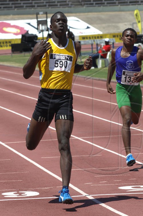 Ian Allen/Staff Photographer
Class 3 Boys 200m preliminary at the 2009 High Schools Boys and Girls Atlethics championships.