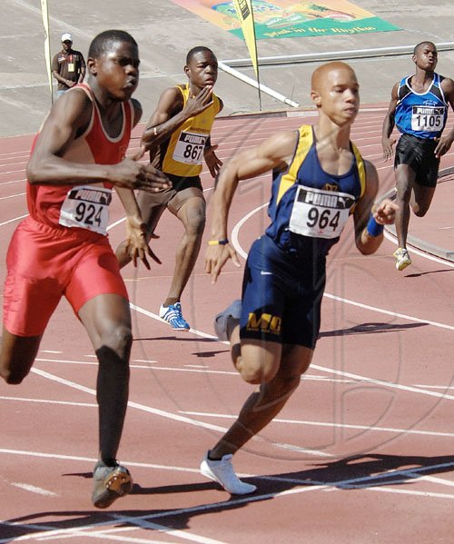 Ian Allen/Staff Photographer
Class 2 Boys 200m preliminary at the 2009 High Schools Boys and Girls Atlethics championships.