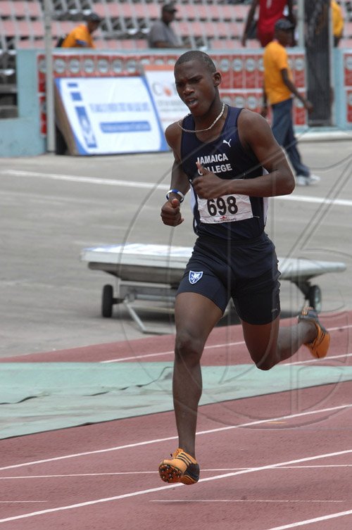 Ian Allen/Staff Photographer
Day 2 of the 2009 High School Boys and Girls Atlethics championships at the National Stadium.