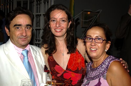 Winston Sill / Freelance Photographer
The Ambassador of the Republic of Chile Alfredo Garcia host National Day Reception, held at Millsborough Close on Friday night September 18, 2009. Here are Ambassador Garcia (left); Claudia Riguelme (centre); and Santa Maria Garcia (right).