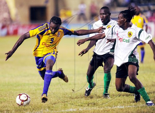 Ricardo Makyn/Staff Photographer.
Harbour View vs Humble Lions at the Harbour View Mini Stadium,Harbour View won the encounter with a John-Ross Edwards Goal on Sunday 29.8.2010.