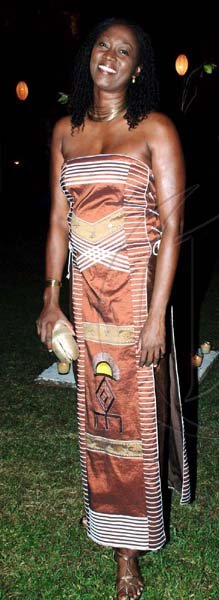 Colin Hamilton/Freelance Photogapher
Former Olympics silver medalist, Grace Jackson was looking quite chic at the Inaugural Golden Cleats Awards held at Jamaica House  on Friday, January 8. She wore a lovely modern interpretation of an African piece which came straight from South Africa.  Her dress was accented with a statement piece of jewellry, a layered gold necklace with a gold purse and gold flats. 



JAAA Awards at Jamaica House on Saturday January 8, 2010.