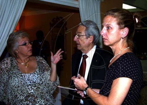 Winston Sill / Freelance Photographer
Jamaican For Justice (JFJ) in association with Knutsford Court Hotel presents their Gala Dinner, Art and Collectibles Auction, held at Knutsford Court Hotel, Ruthven Road on Friday night June 4, 2010. Here are Dr. Carolyn Gomes (left); Peter Banngerter??? (centre); and daughter Natalie.
