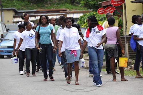 Ricardo Makyn/Staff Photographer.
Young People that are in National Youth Service in  Riversdale on Labour Day in St Catherine on Monday 25.5.2009.