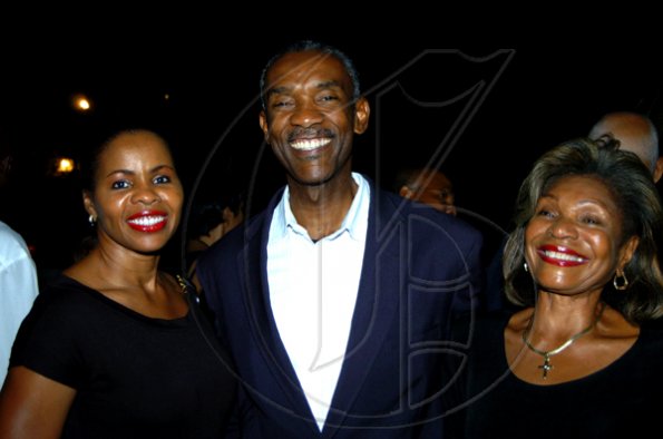 Winston Sill / Freelance Photographer
The Directors of Selective Homes host Cocktail Reception to introduce new housing development, held at Retreat Avenue on Wednesday night November 18, 2009. Here are Jacqui Nielssen (left); Taj Stokes (centre); and Jeanette Hutchinson (right).