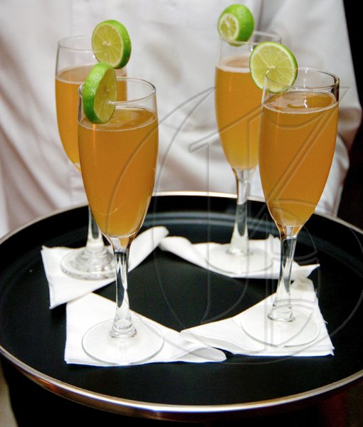 Winston Sill / Freelance Photographer
The cocktail of the evening was Royal Aperitif, an eye-popping combination of champagne, Appleton Estate Reserve, honey syrup and freshly-squeezed lemon juice.
***********************************************************************************************************
Appleton Estate host Dinner and Tasting of Luxury Rum, held at Terra Nova All-Suite Hotel, Waterloo Road on thursday night November 19, 2009.