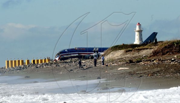 Norman Grindley /Chief Photographer
Plane crash December 23,2009.