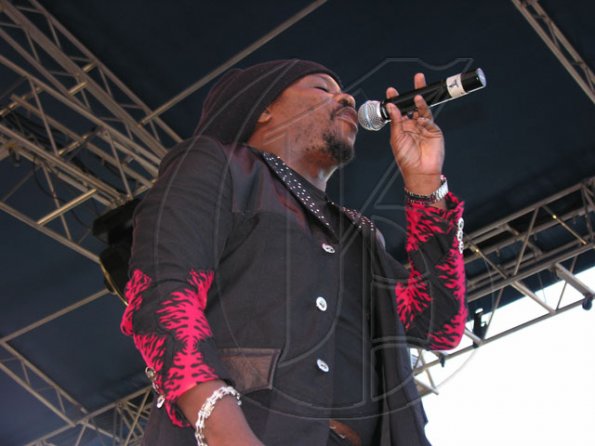 chuck-fender_04
