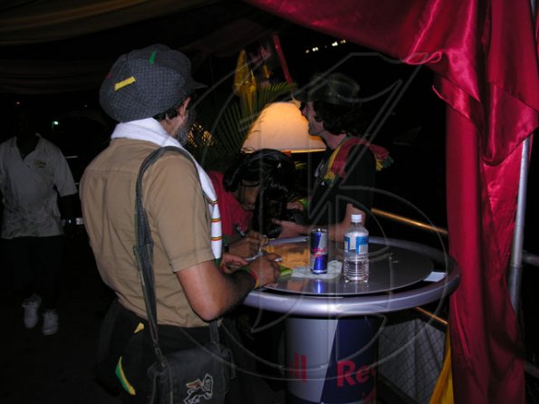 redbull-tent_02