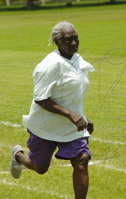 Norman Grindley/Chief Photographer
Senior citizens sports day at Jamaica college sports field.