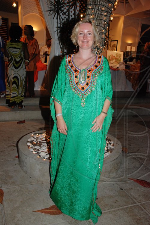 Janet Silvera Photo
 
Chairman of the Hanover Charities, Kathryn Casserly is all dolled up.

******************************************************** annual Sugar Cane Ball at the Round Hill Hotel and Villas last Saturday night.