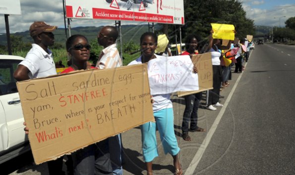 Norman Grindley /Chief Photographer
PNP protest Mandela Highway.