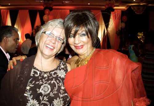 Winston Sill / Freelance Photographer
Trinidad and Tobago 47th Independence Day Reception, held at the Jamaica Pegasus Hotel, New Kingston on Mondxay night August 31, 2009. Here are Dr. Carolyn Gomes (left); and Michelle Bovell (right).