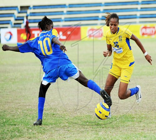 WomenFootballC20090701IA